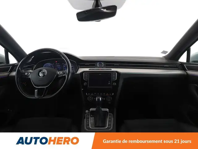 Volkswagen Passat view 12