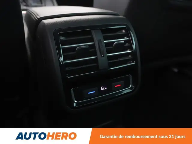 Volkswagen Passat view 14