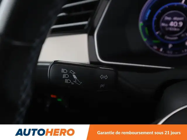 Volkswagen Passat view 24