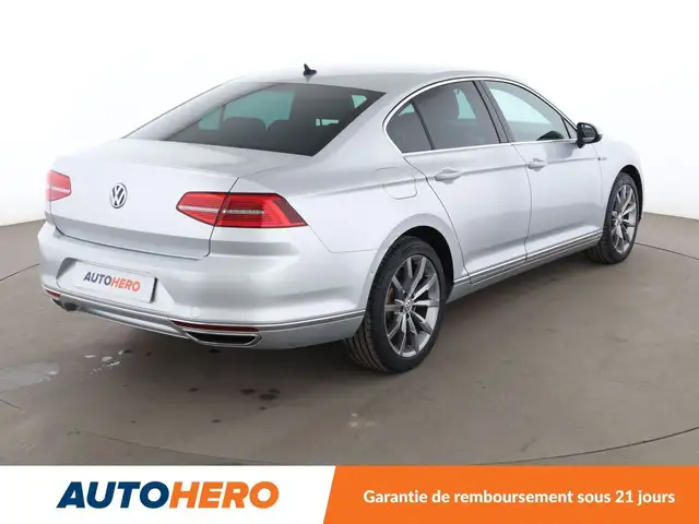 Volkswagen Passat view 6