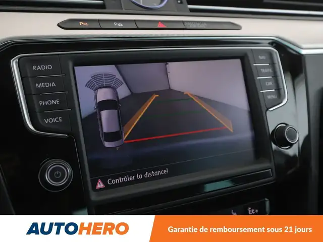 Volkswagen Passat view 30