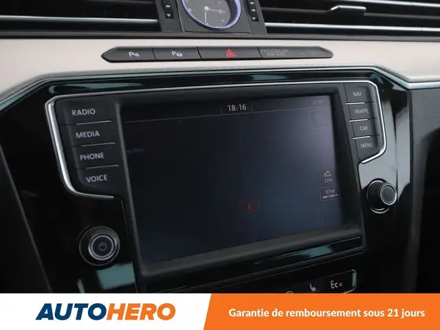 Volkswagen Passat view 28