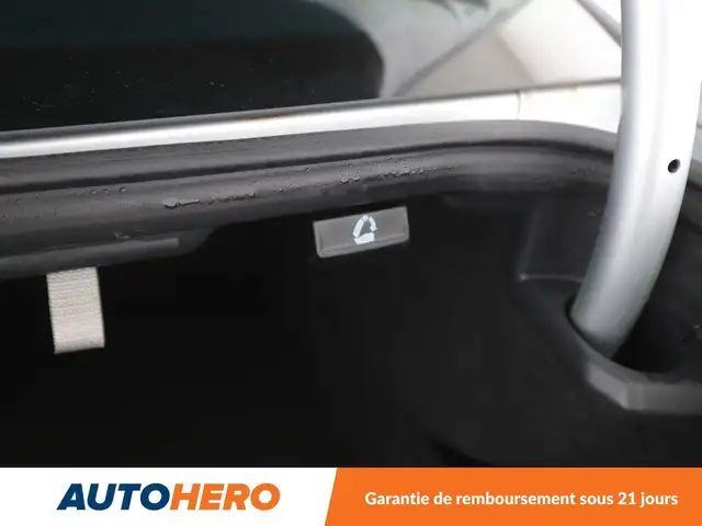 Volkswagen Passat view 20