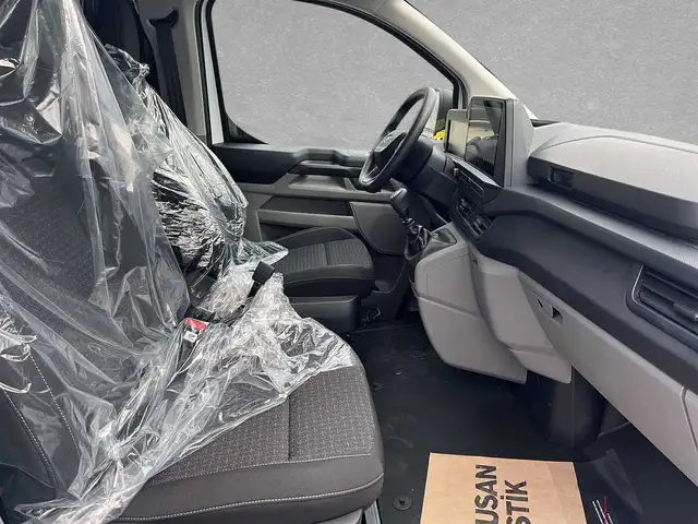 Ford Transit Custom view 3