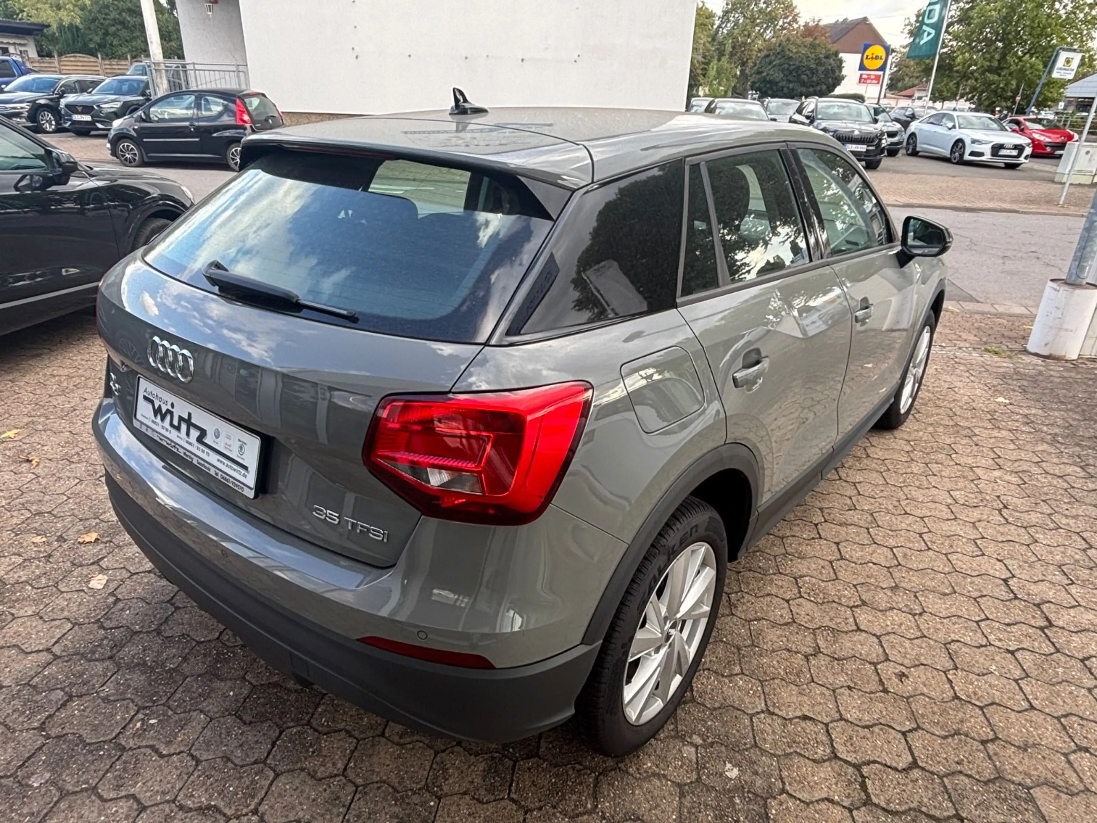 Audi Q2 35 TFSI sport — photo 6