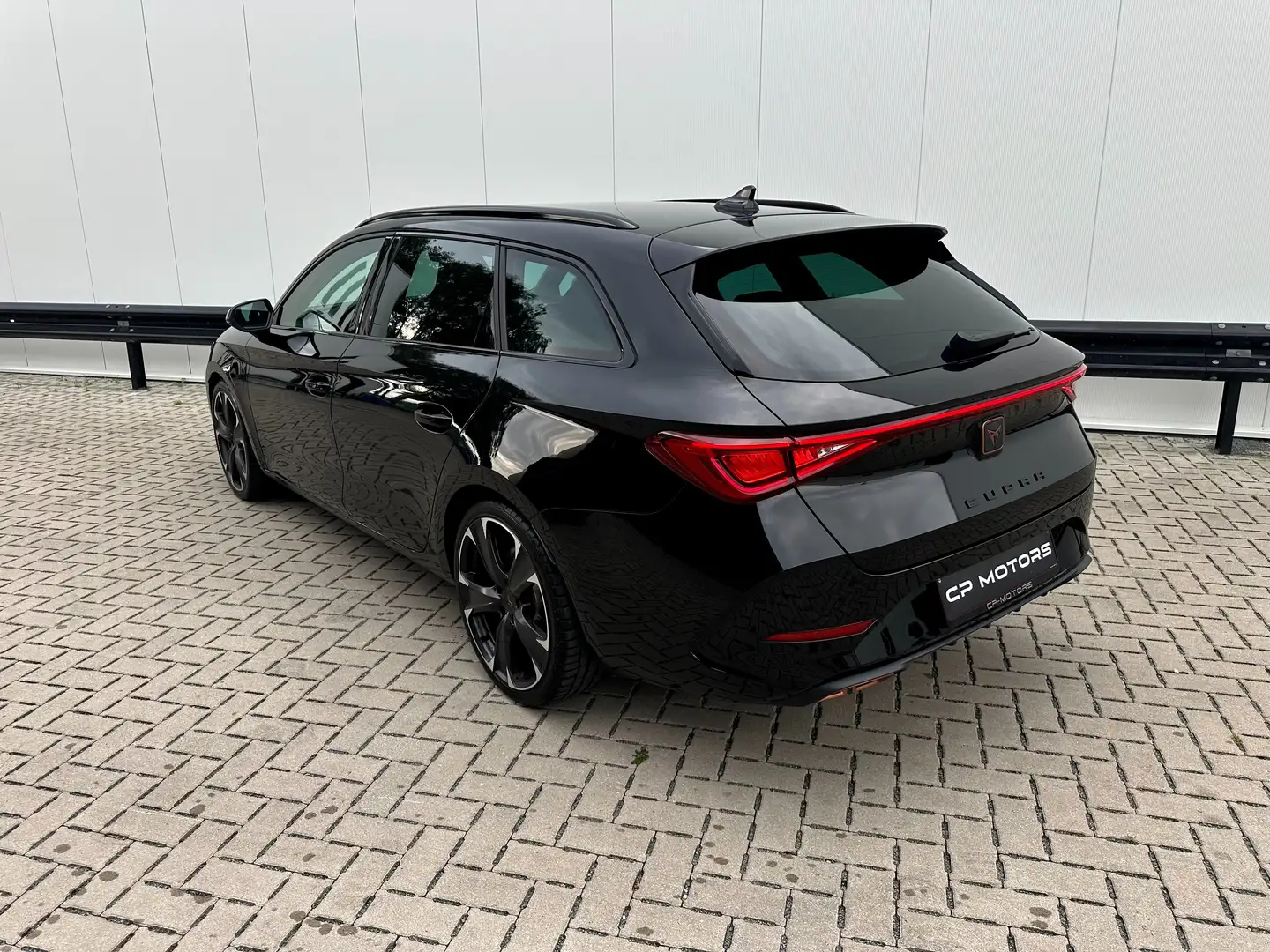 CUPRA Leon SPORTSTOURER | VZ 245 PK | PLUG-IN HYBRIDE | TOP Noir - 2