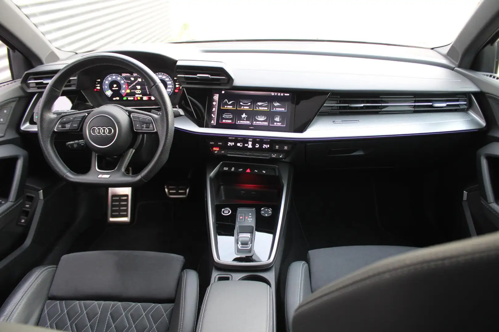 Audi A3 Sportback 45 TFSI e 3x S-Line | Panoramadak | RS S Negro - 2