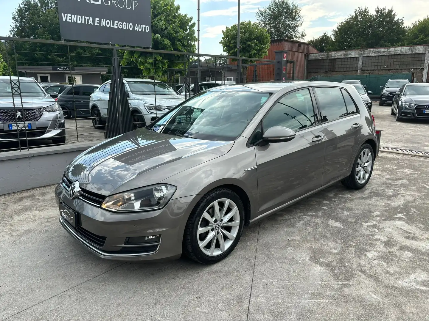 Volkswagen Golf Golf 5p 1.6 tdi (btdi) Highline 110cv Grigio - 1