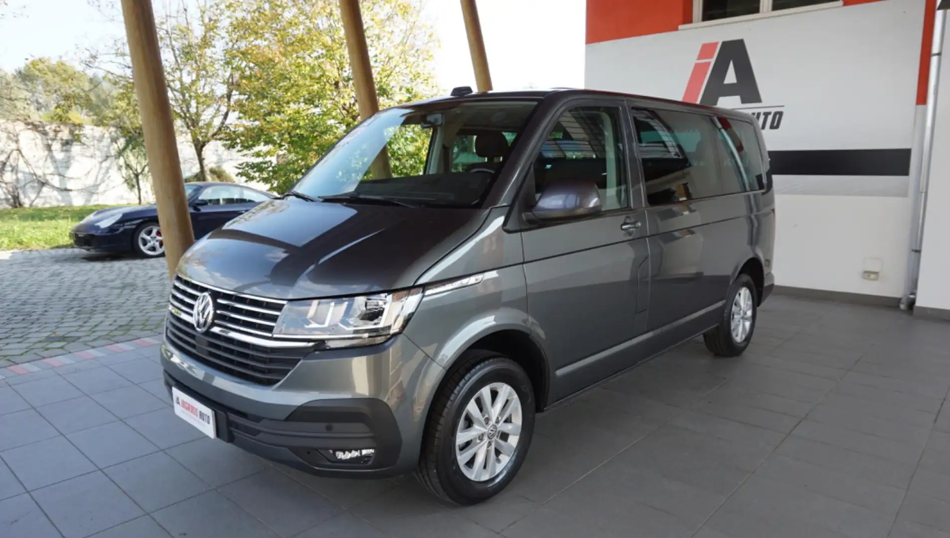 Volkswagen T6.1 Caravelle 2.0 TDI 150CV PC Comfortline Gris - 1