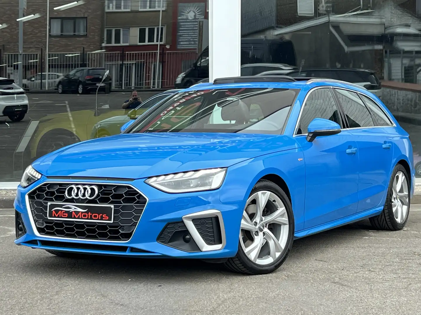 Audi A4 AVANT 35 TDi 163CV S line tronic PANO CAMERA 360 Blau - 1
