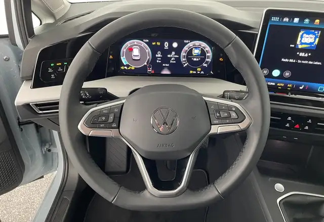Volkswagen Golf view 13