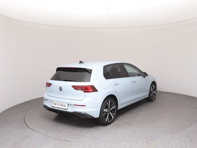 Volkswagen Golf view 4
