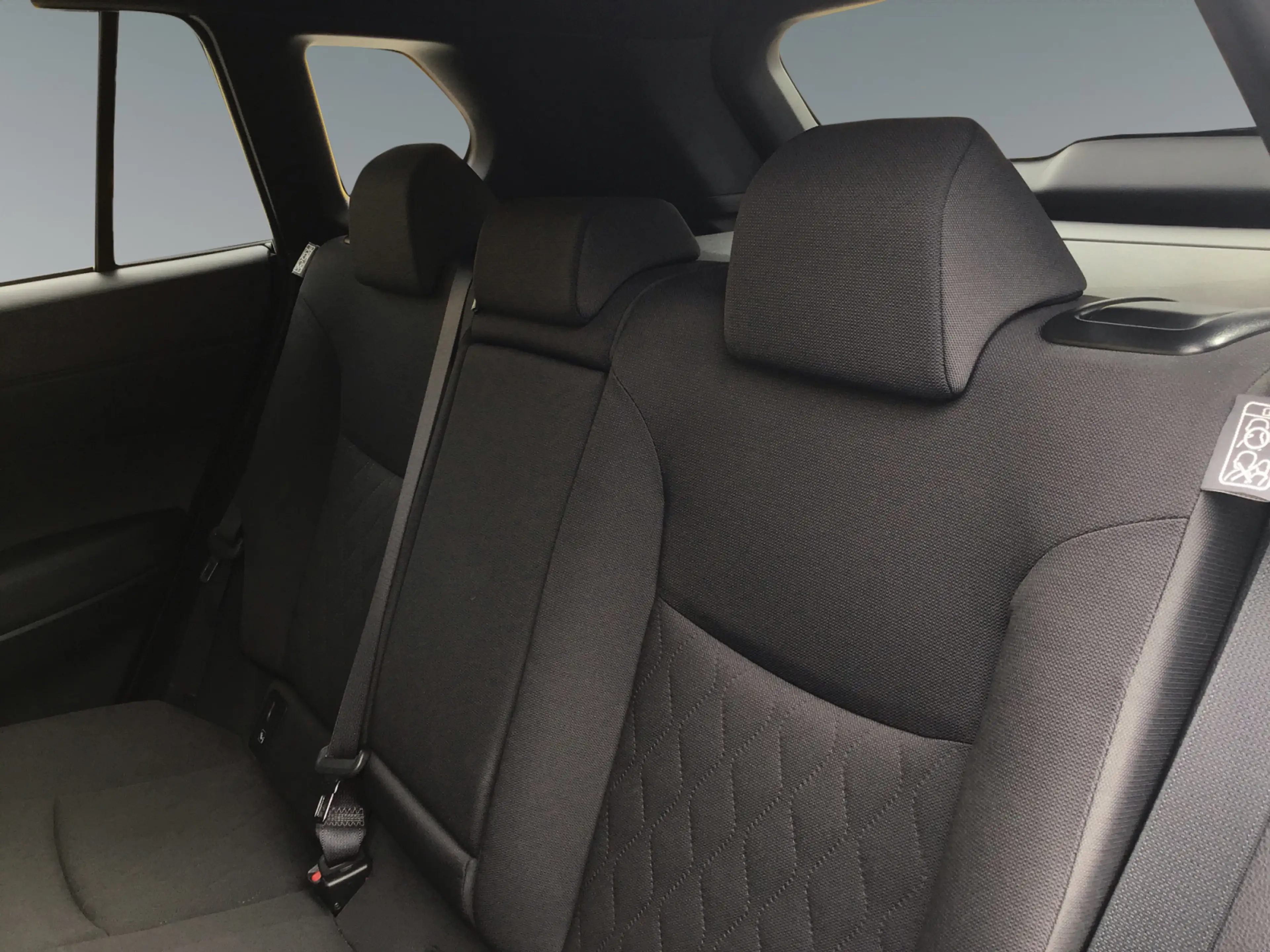 Toyota Corolla Cross 2.0 Active Drive 4x4 8-fach bereift! — photo 13