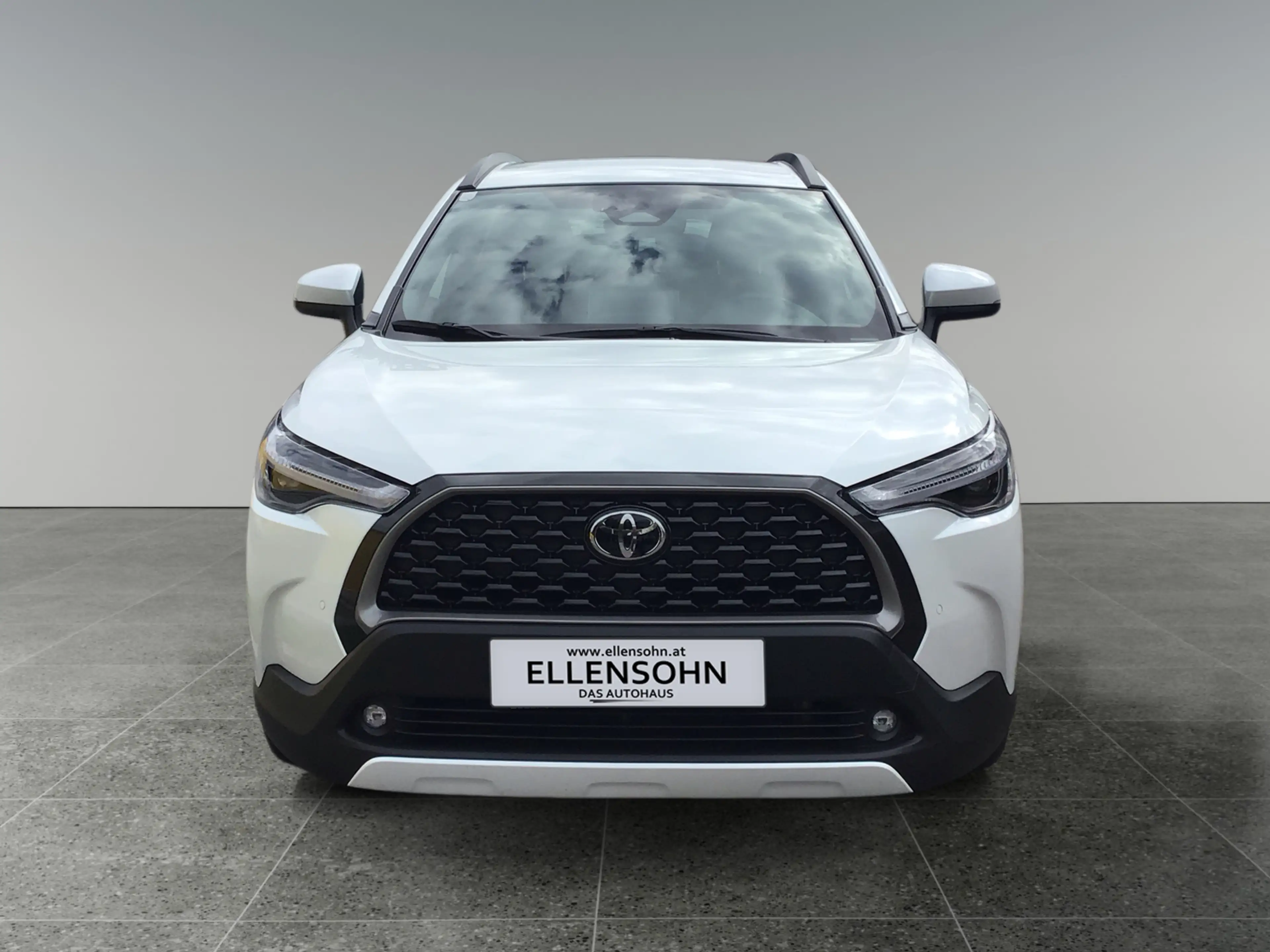 Toyota Corolla Cross 2.0 Active Drive 4x4 8-fach bereift! — photo 8