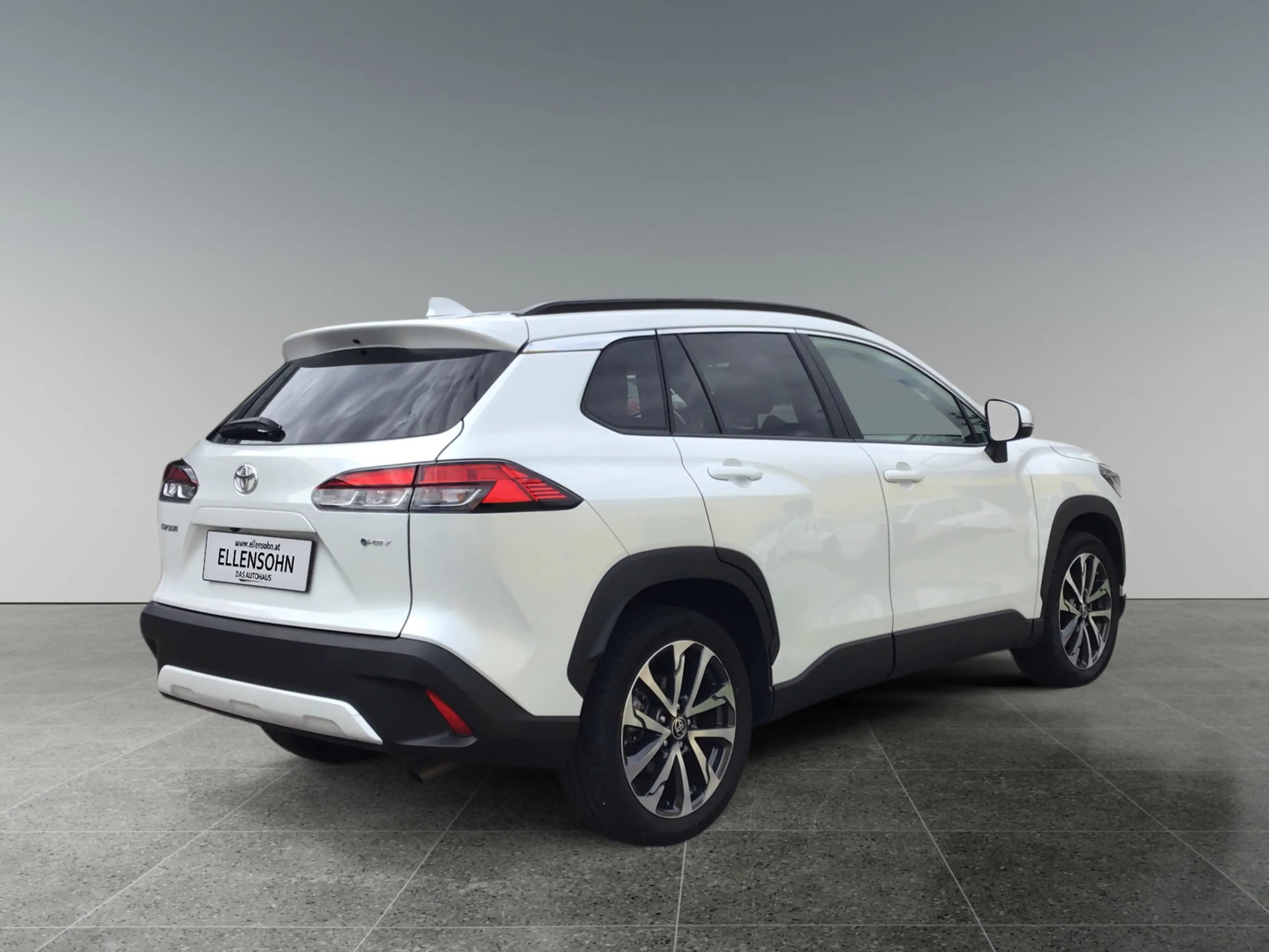 Toyota Corolla Cross 2.0 Active Drive 4x4 8-fach bereift! — photo 5