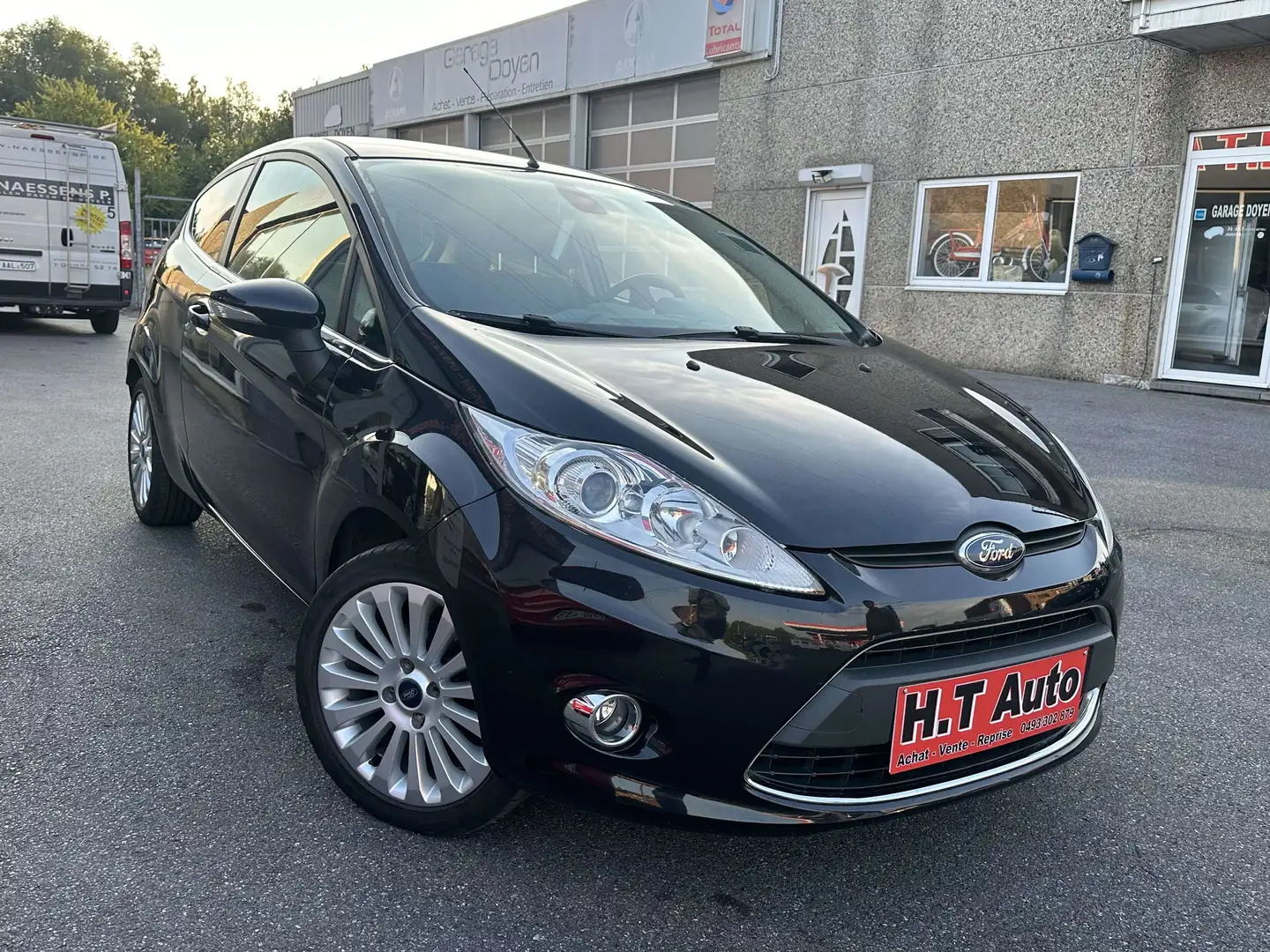 Ford Fiesta 1.4i Titanium/Etat neuf/Airco/Euro5/Garantie 1an Blanc - 2