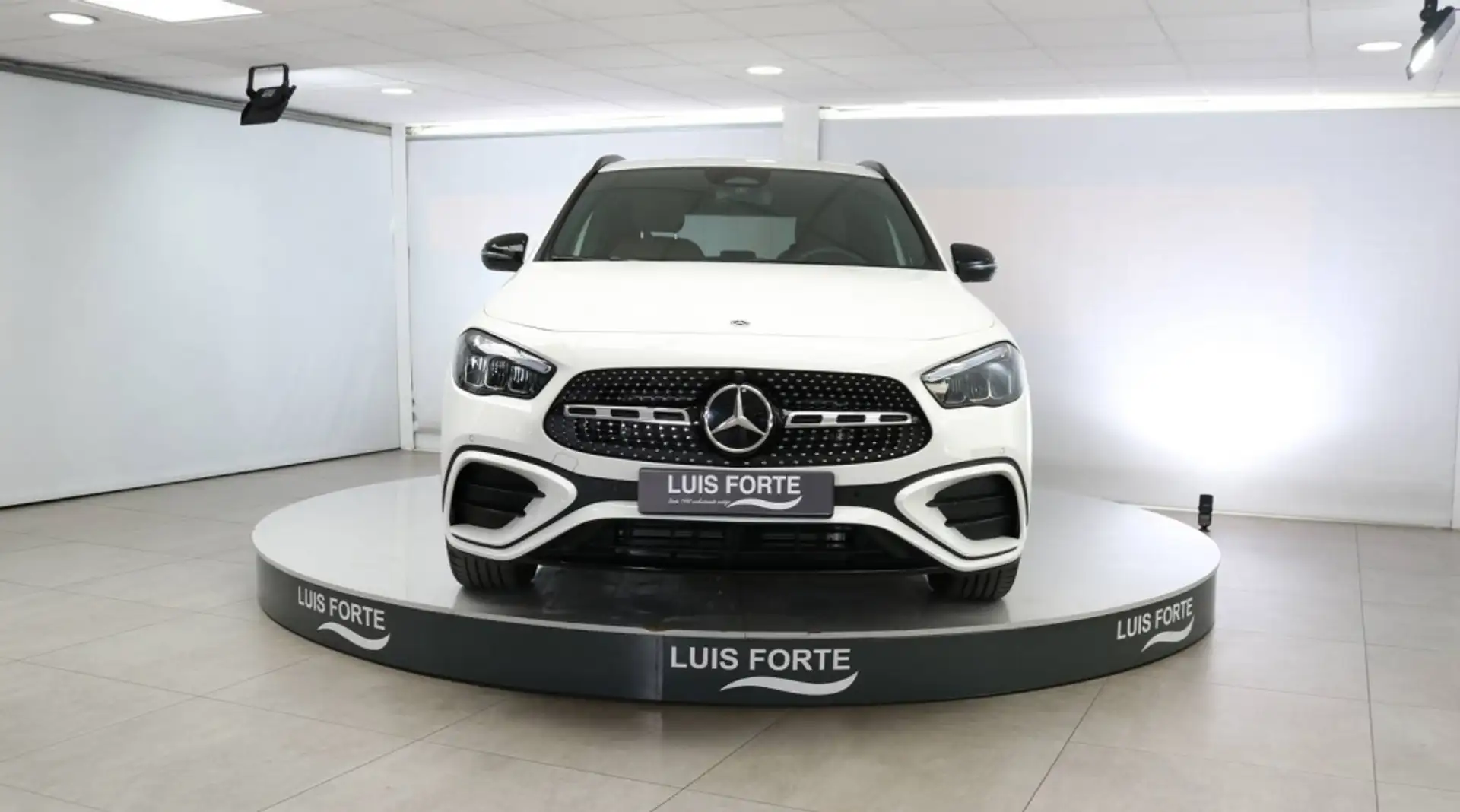 Mercedes-Benz GLA 200 200d 8G-DCT Blanc - 2
