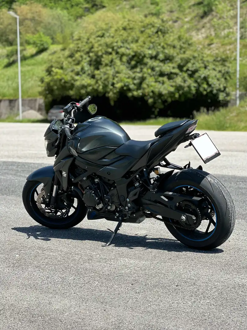 Suzuki GSX-S 750 Schwarz - 1