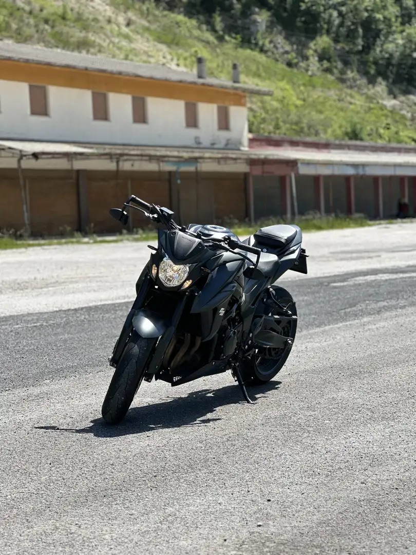 Suzuki GSX-S 750 Schwarz - 2