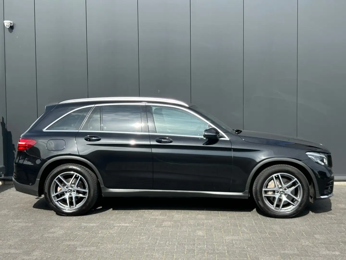 Mercedes-Benz GLC 250 GLC 250 4M AMG Line Leder LED Distronic 360ºCam Zwart - 2