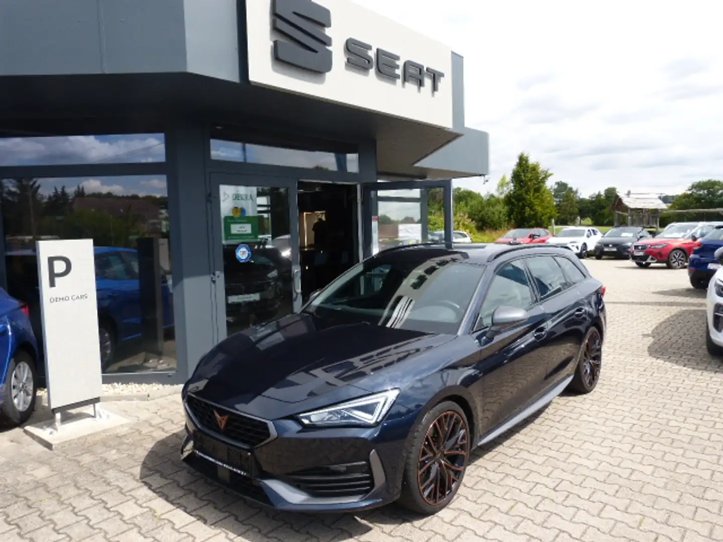 CUPRA Leon VZ CUPRA Leon ST VZ 310PS 4Drive DSG Blauw - 1
