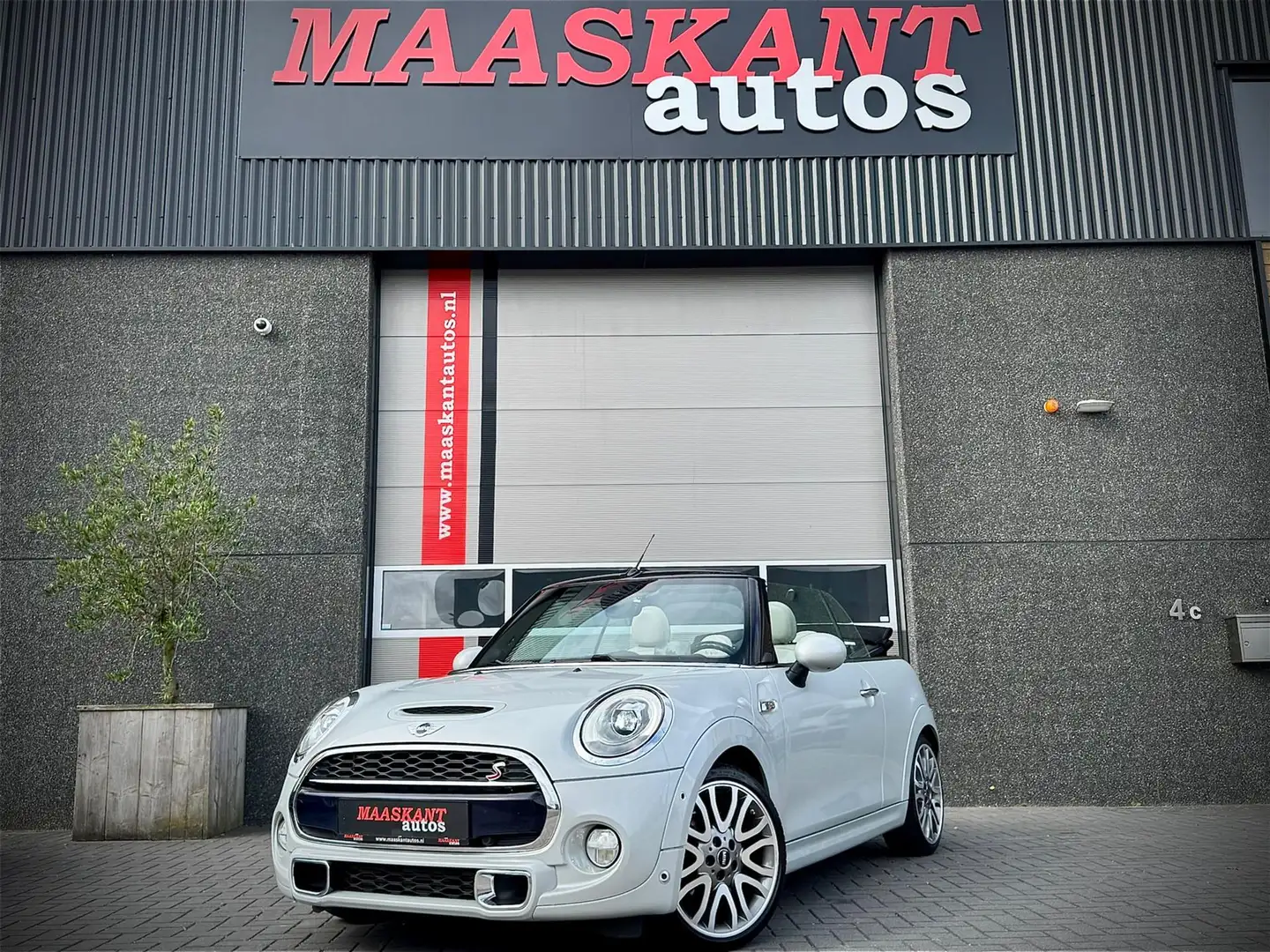 MINI Cooper S Cabrio Mini 2.0 / Chili / White silver / Adaptive cruise Argent - 2