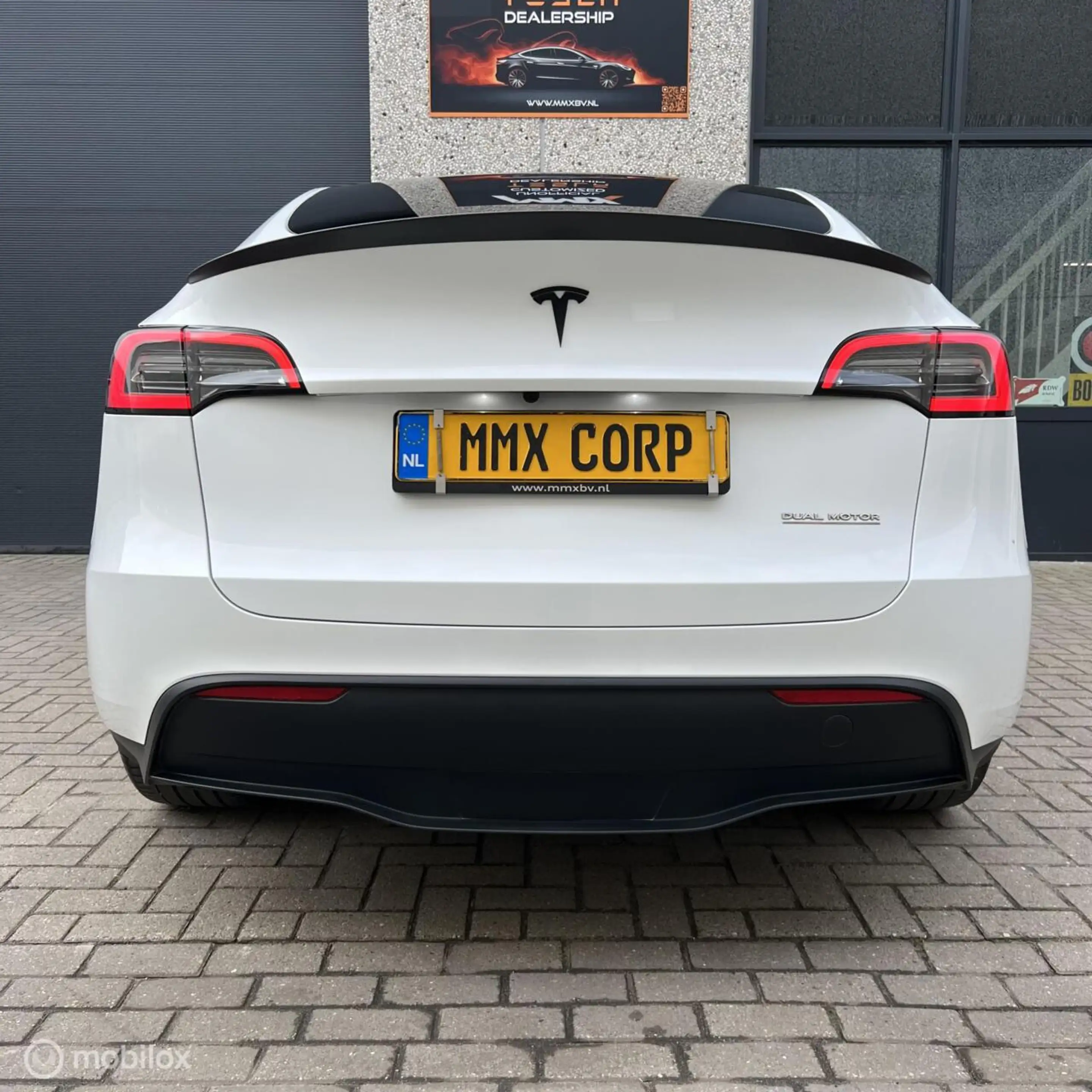 Tesla Model Y Performance + MMX PACK + EAP + TREKHAAK — photo 8