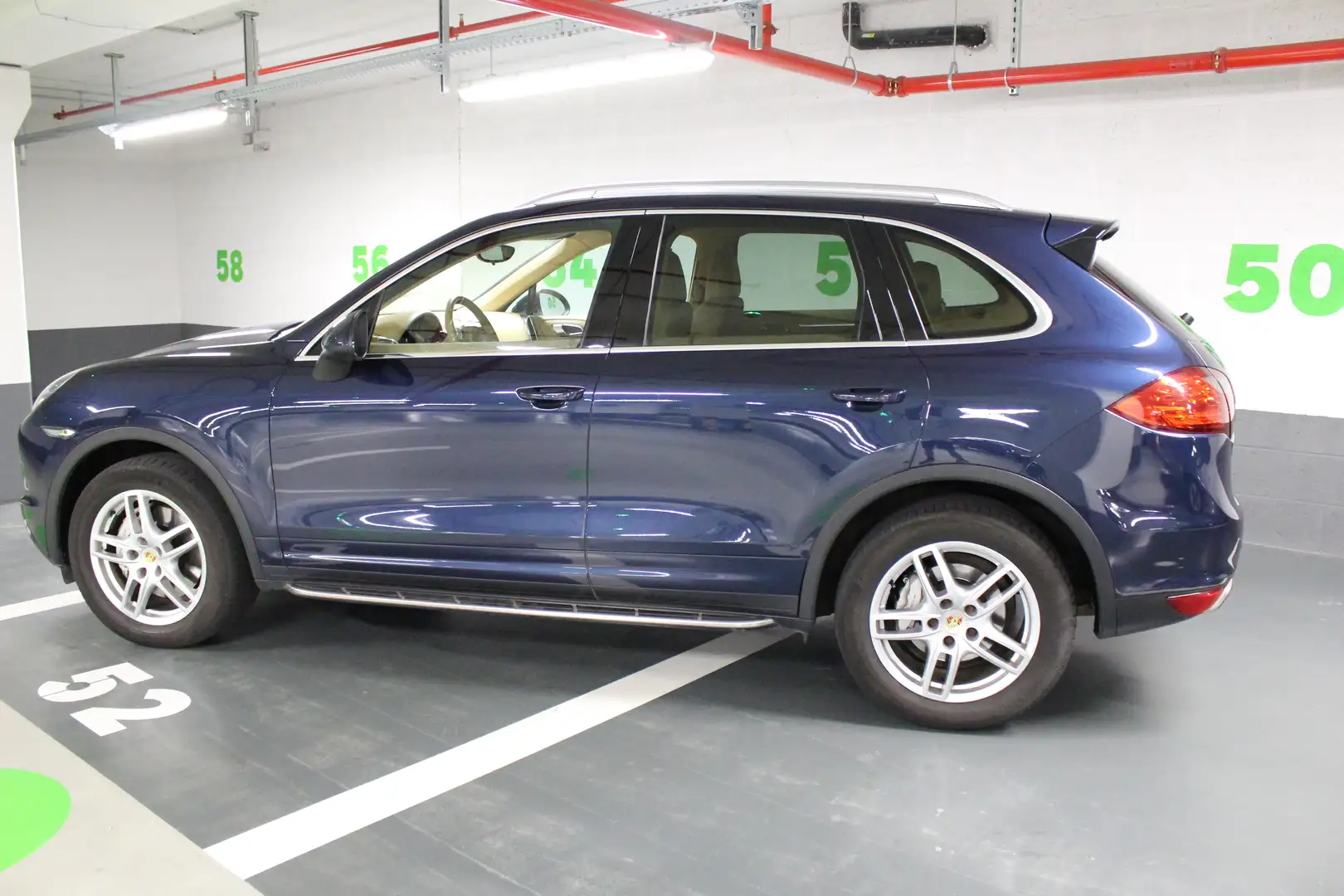 Porsche Cayenne S Hybrid | 405hp | 3.0L | Luxury Bleu - 2