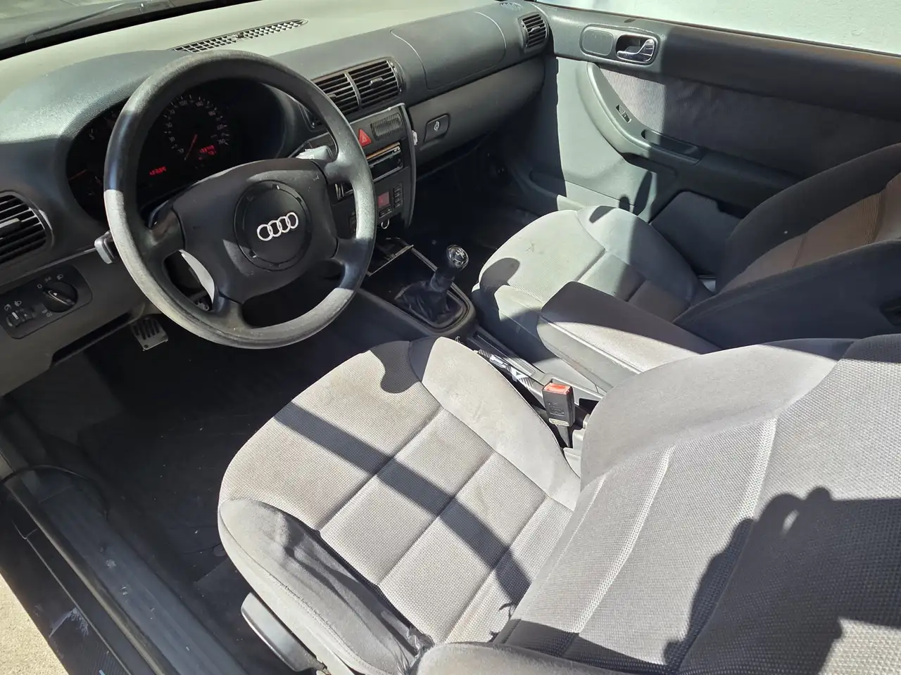 Audi A3 1,6 Ambiente, foto 7