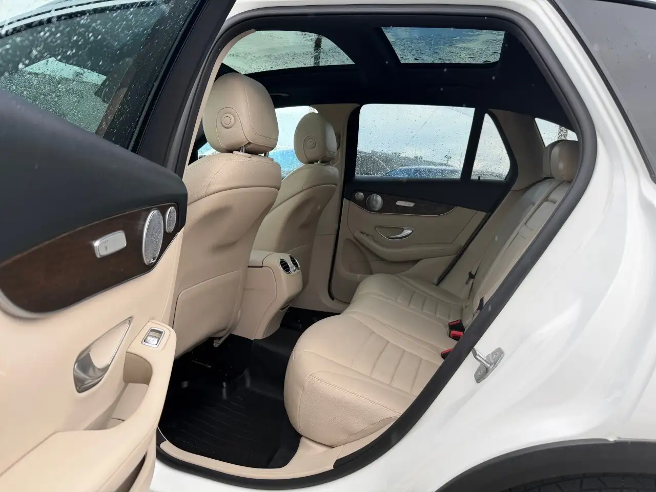 Mercedes-Benz GLC снимка Mercedes-Benz GLC