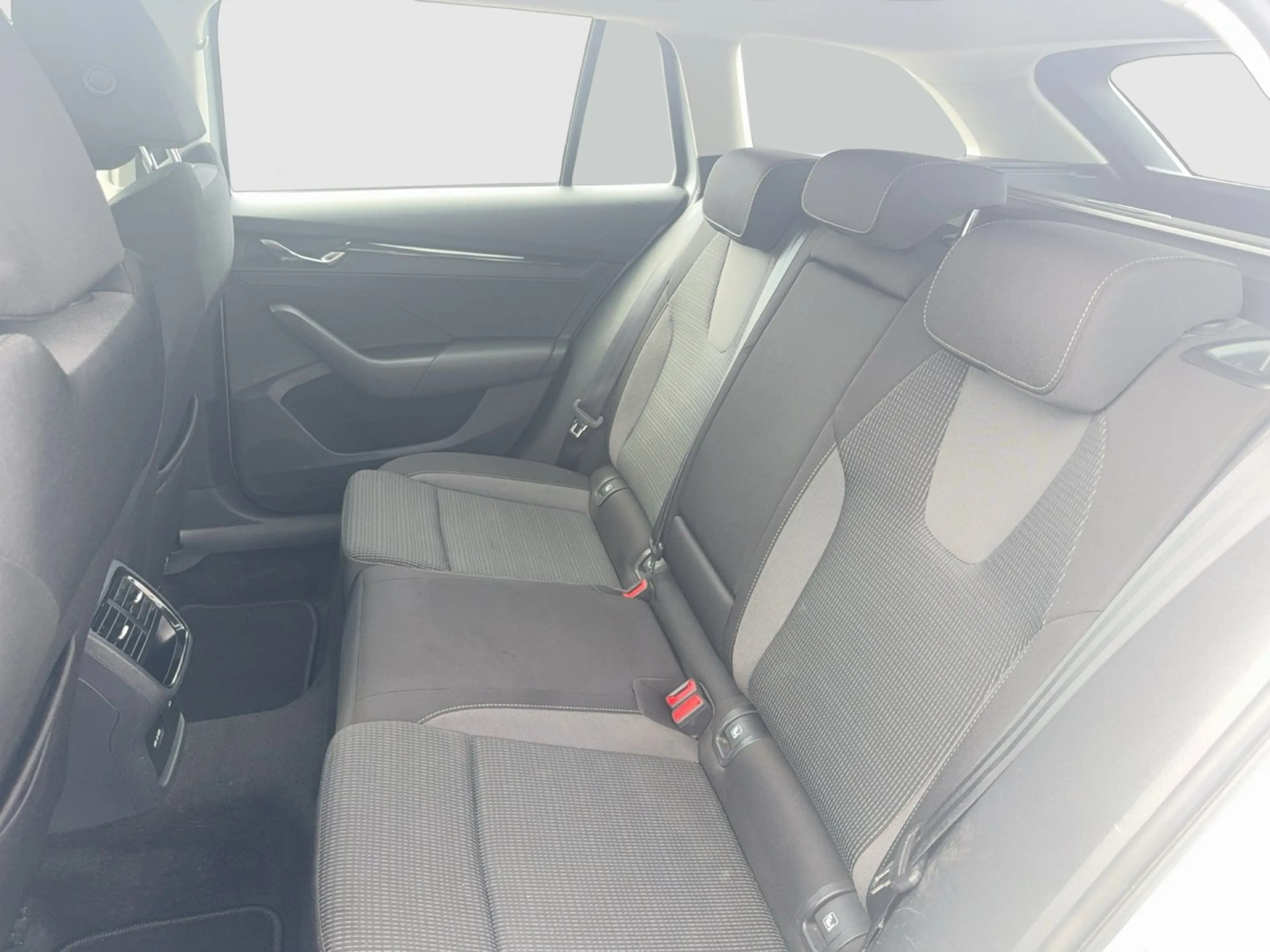 Skoda Octavia 4x4 Ambition TDI DSG — photo 21
