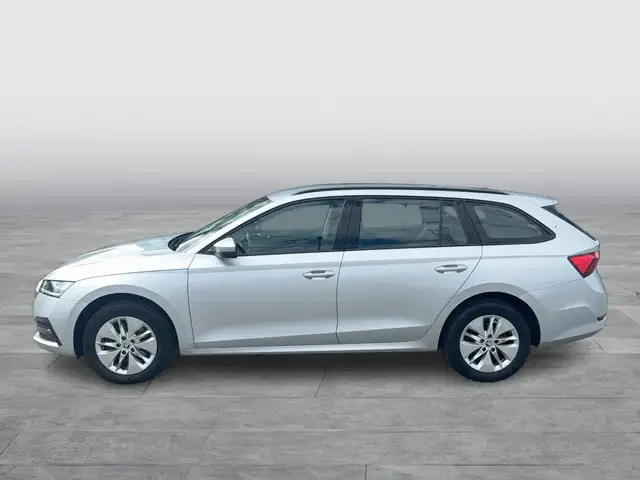 Skoda Octavia view 3