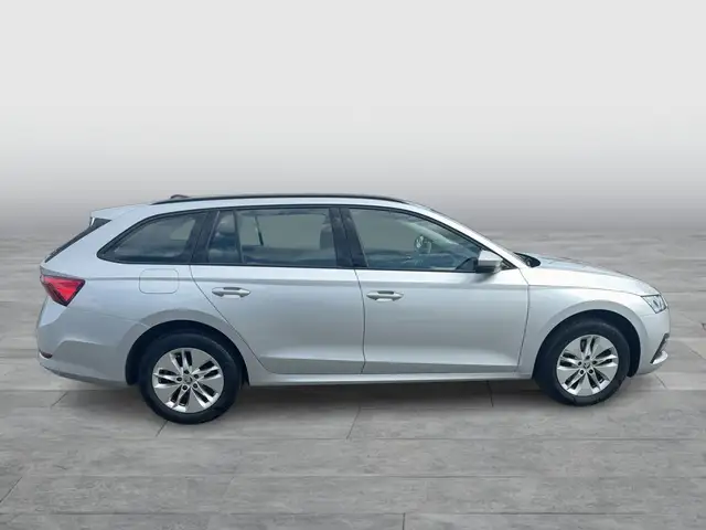 Skoda Octavia view 6