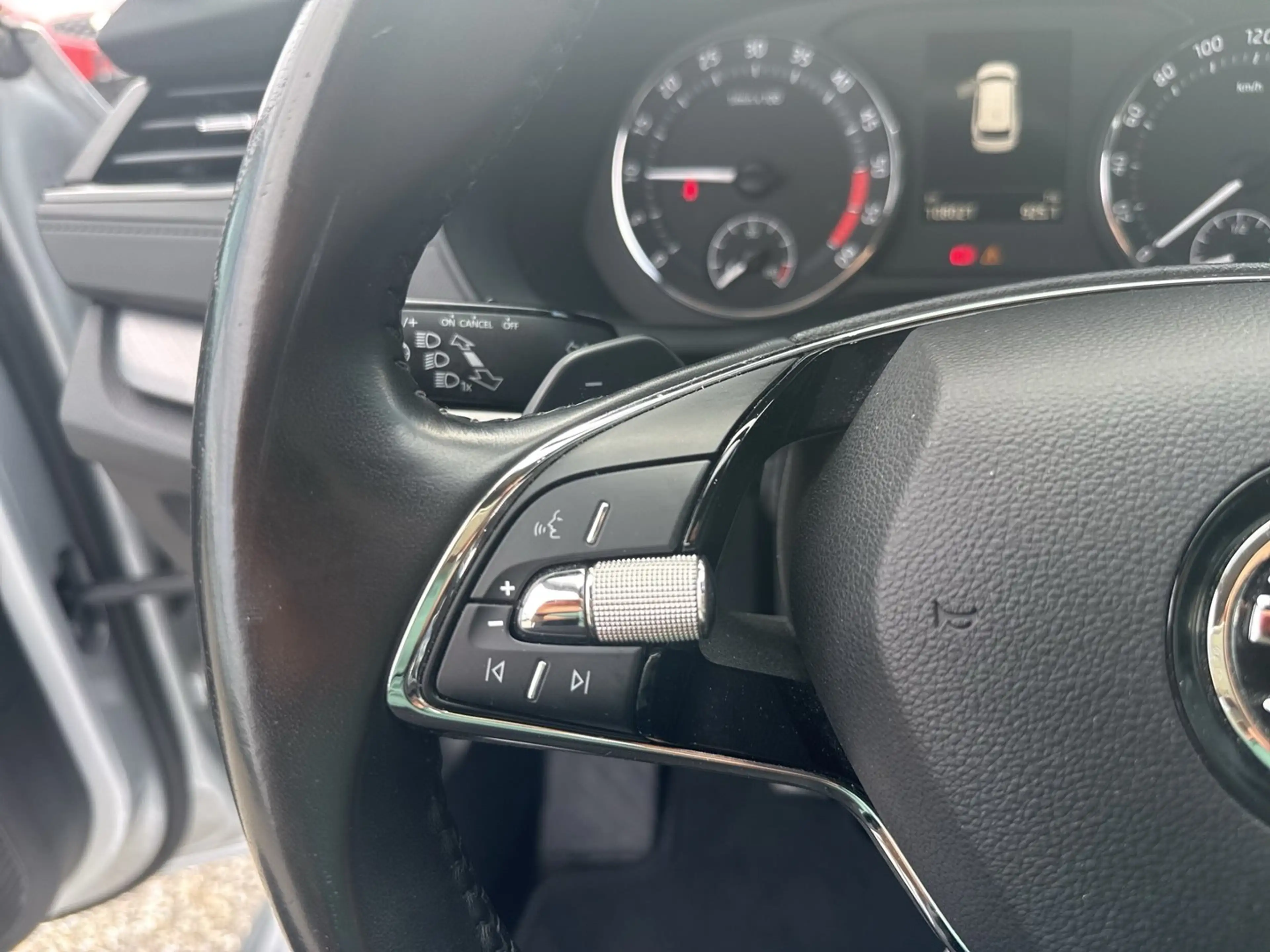 Skoda Octavia 4x4 Ambition TDI DSG — photo 11