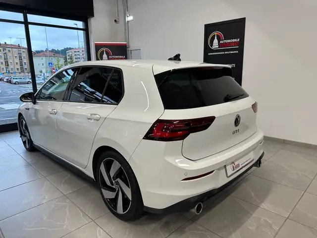 Volkswagen Golf view 6
