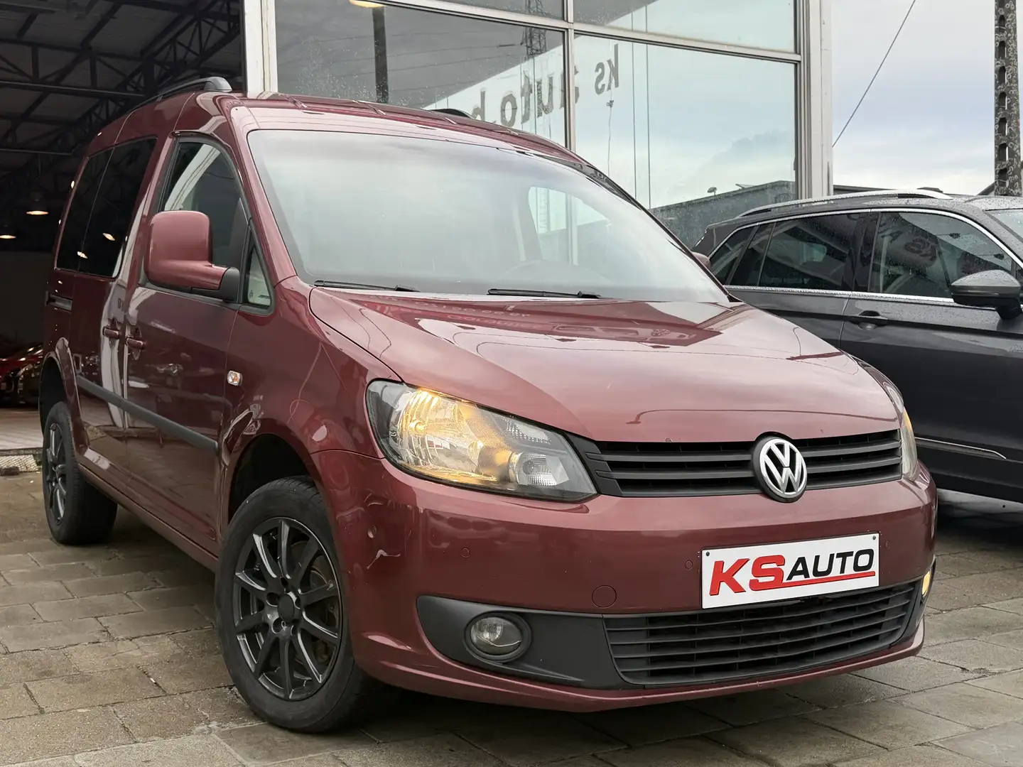 Volkswagen Caddy UTILITAIRE 2.0 CR TDi 4Motion  DSG/EURO 5B Rojo - 2