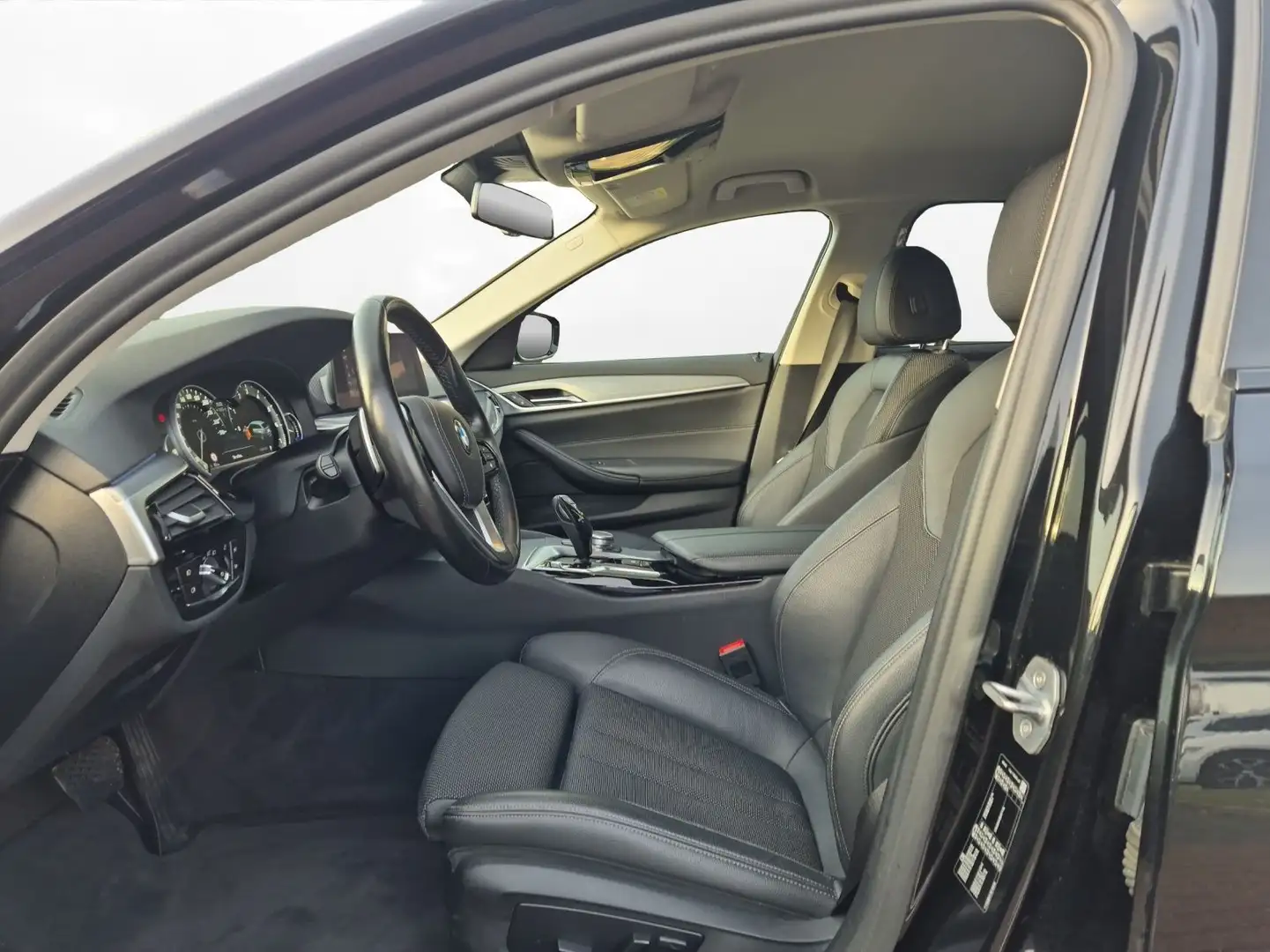 BMW 520 520i Touring AHK Head-Up Navi Sport Line Schwarz - 2
