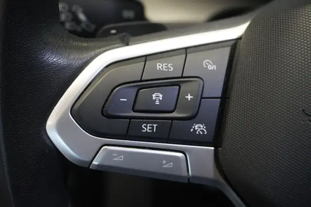 Volkswagen Golf view 12