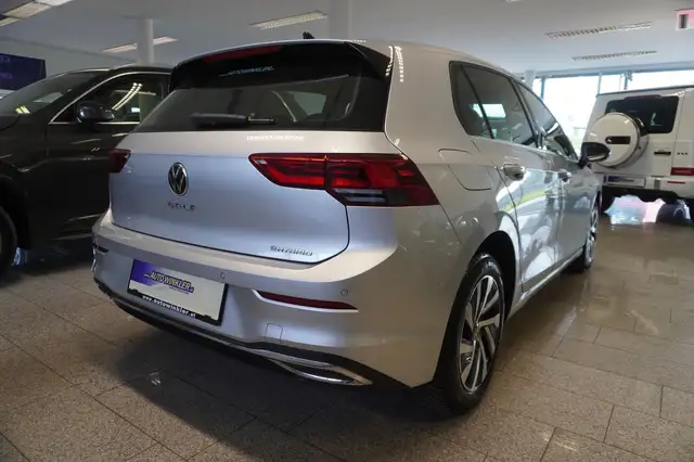 Volkswagen Golf view 5