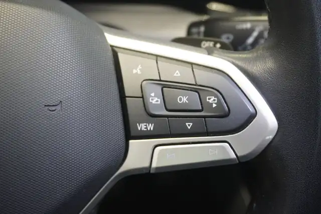 Volkswagen Golf view 13