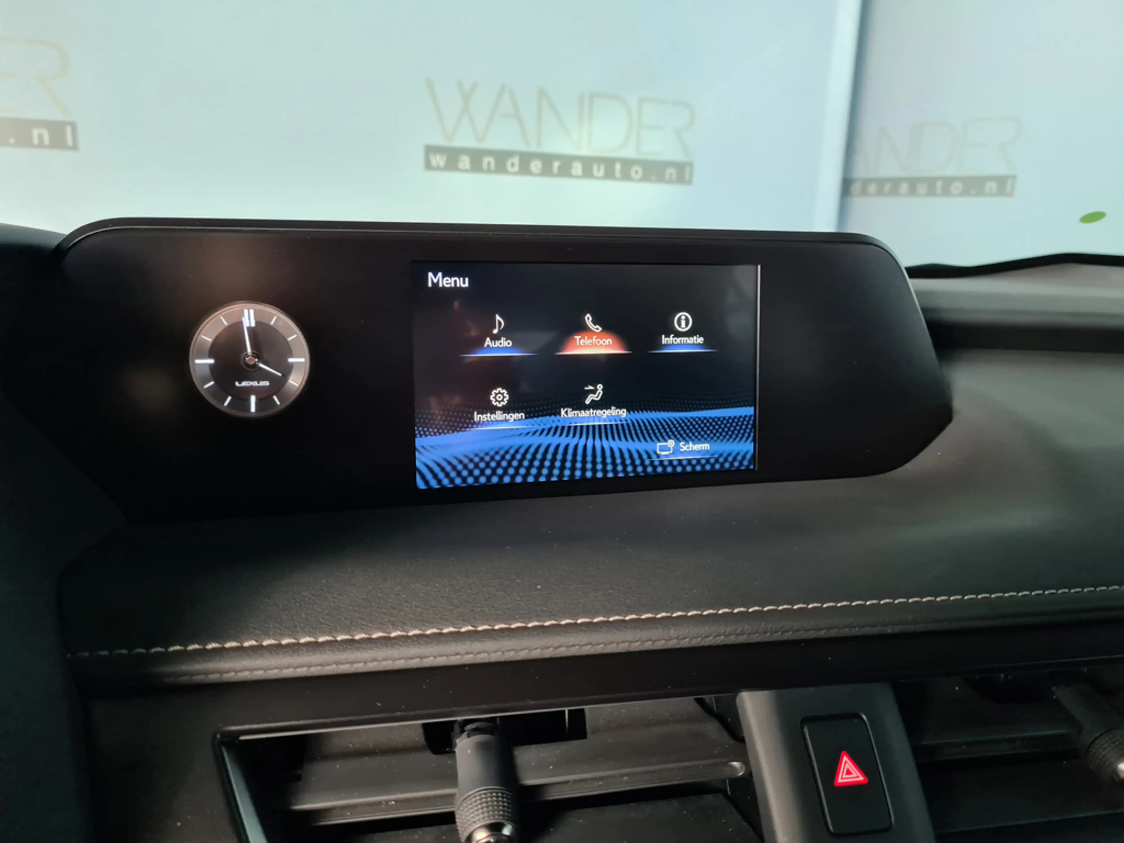 Lexus UX 250h 2.0 Style Edition Trekhaak/Stoel- & stuurverwarmin — photo 17