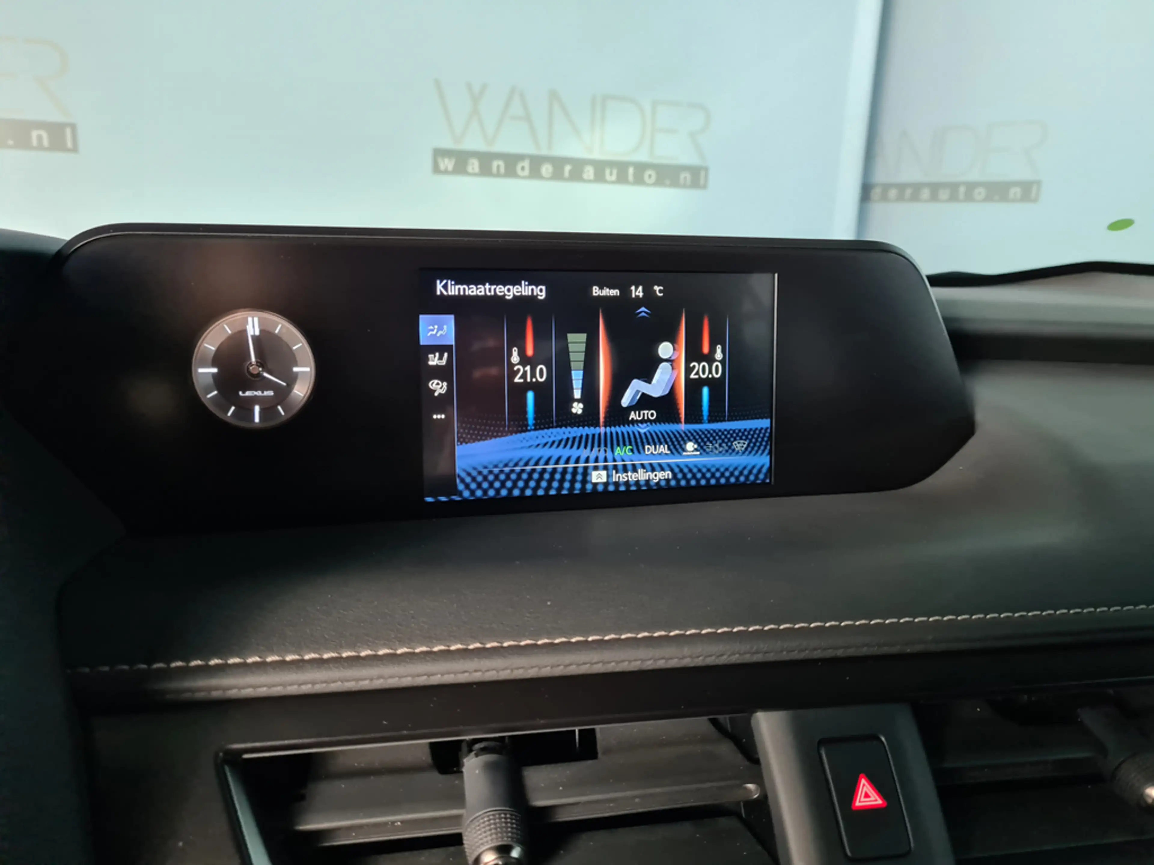 Lexus UX 250h 2.0 Style Edition Trekhaak/Stoel- & stuurverwarmin — photo 38
