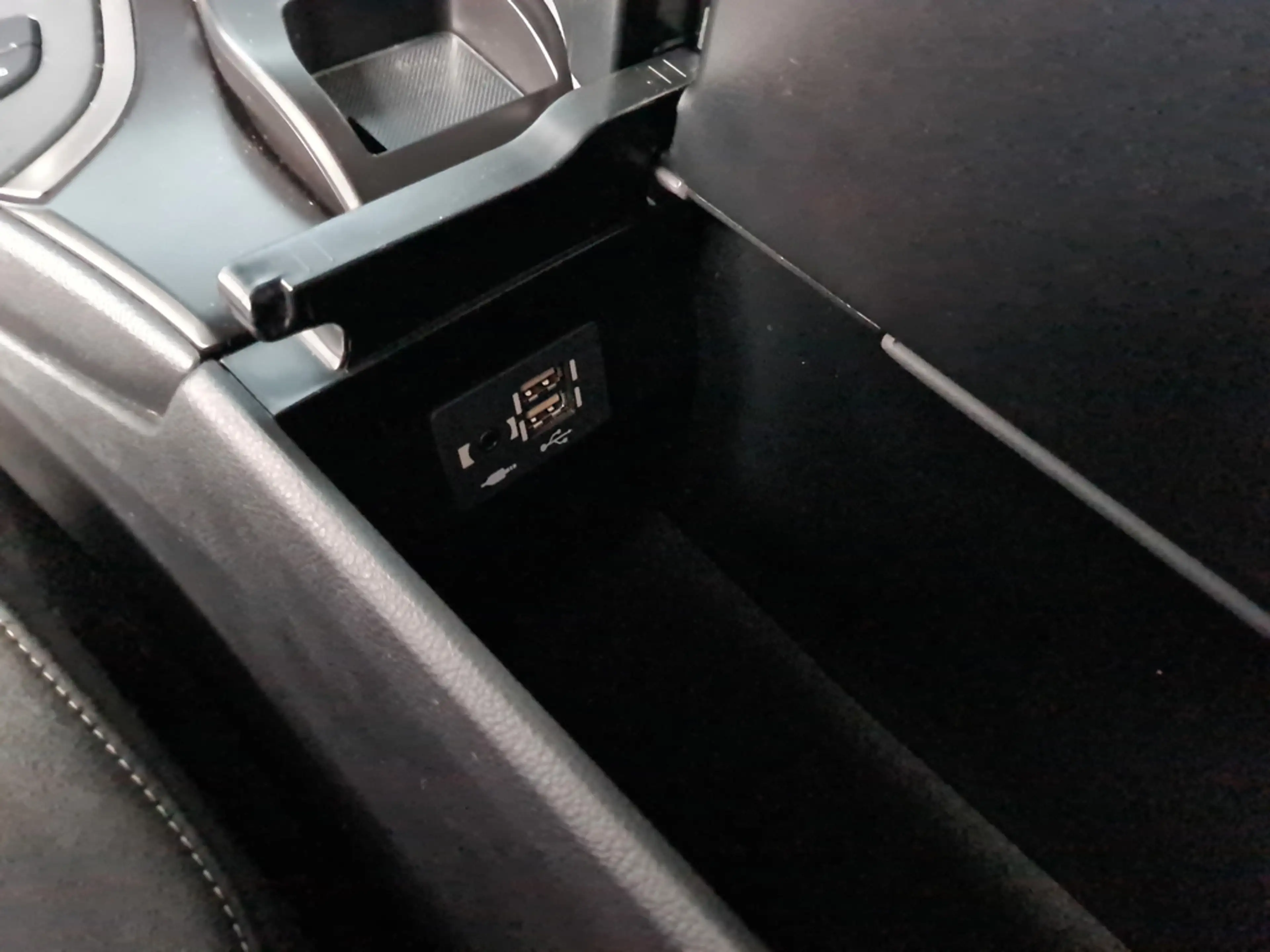 Lexus UX 250h 2.0 Style Edition Trekhaak/Stoel- & stuurverwarmin — photo 24