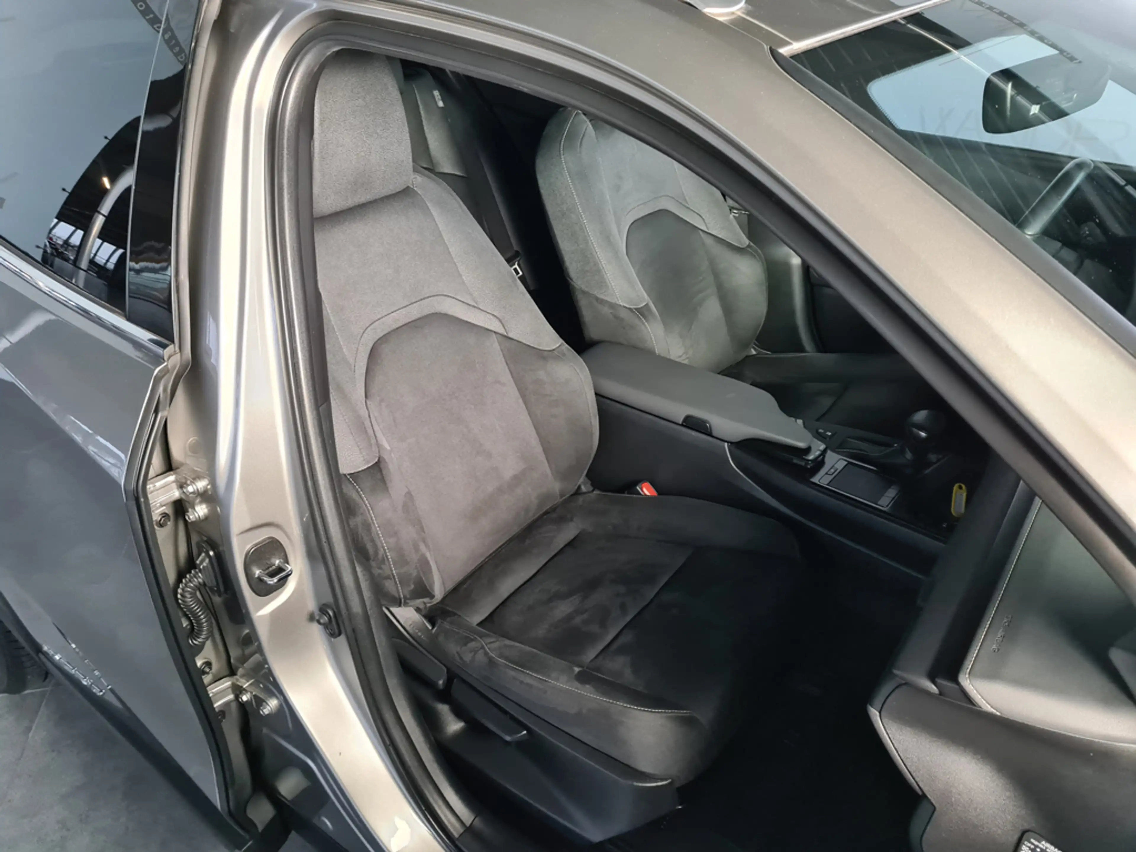 Lexus UX 250h 2.0 Style Edition Trekhaak/Stoel- & stuurverwarmin — photo 28