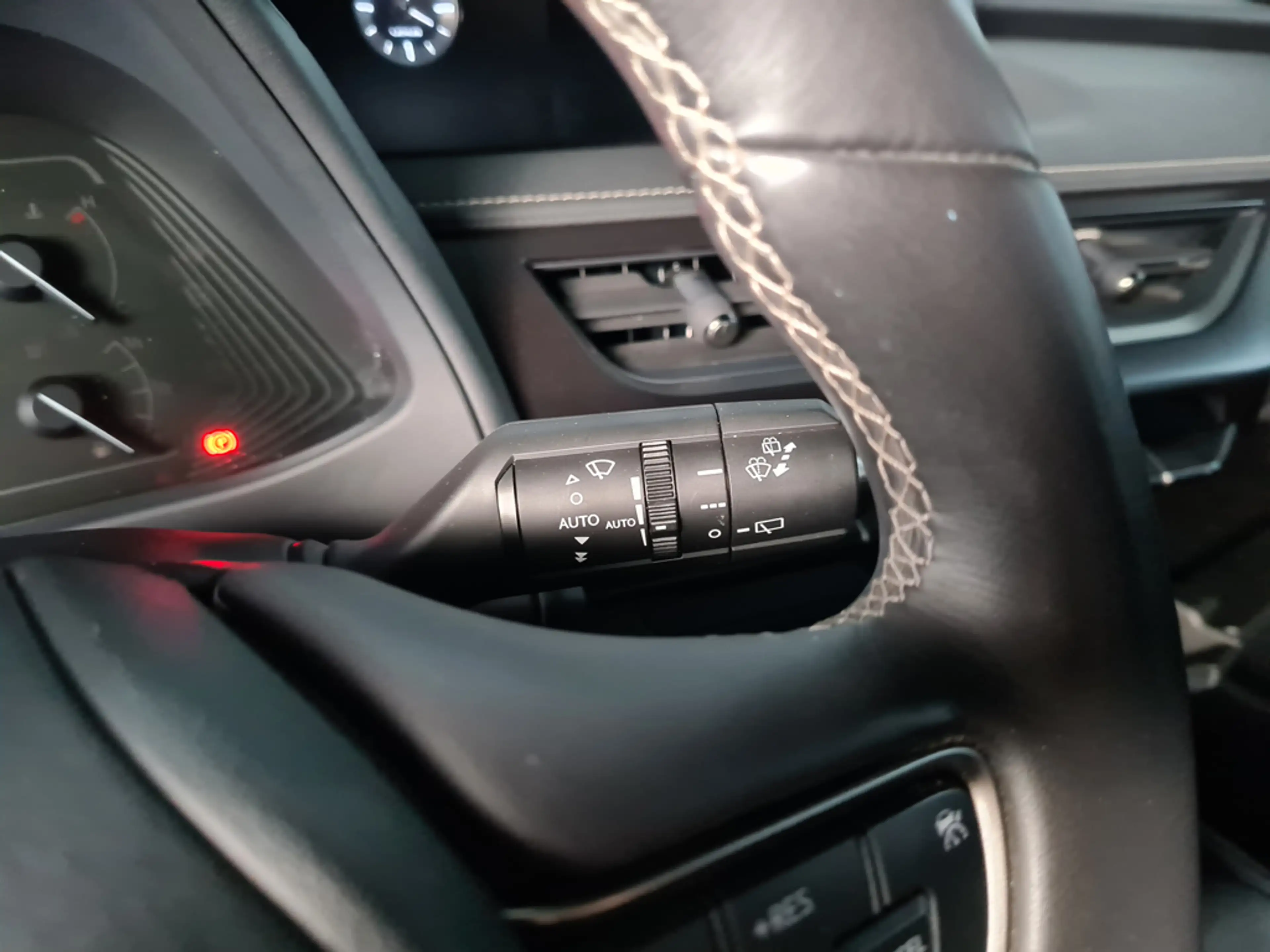 Lexus UX 250h 2.0 Style Edition Trekhaak/Stoel- & stuurverwarmin — photo 26