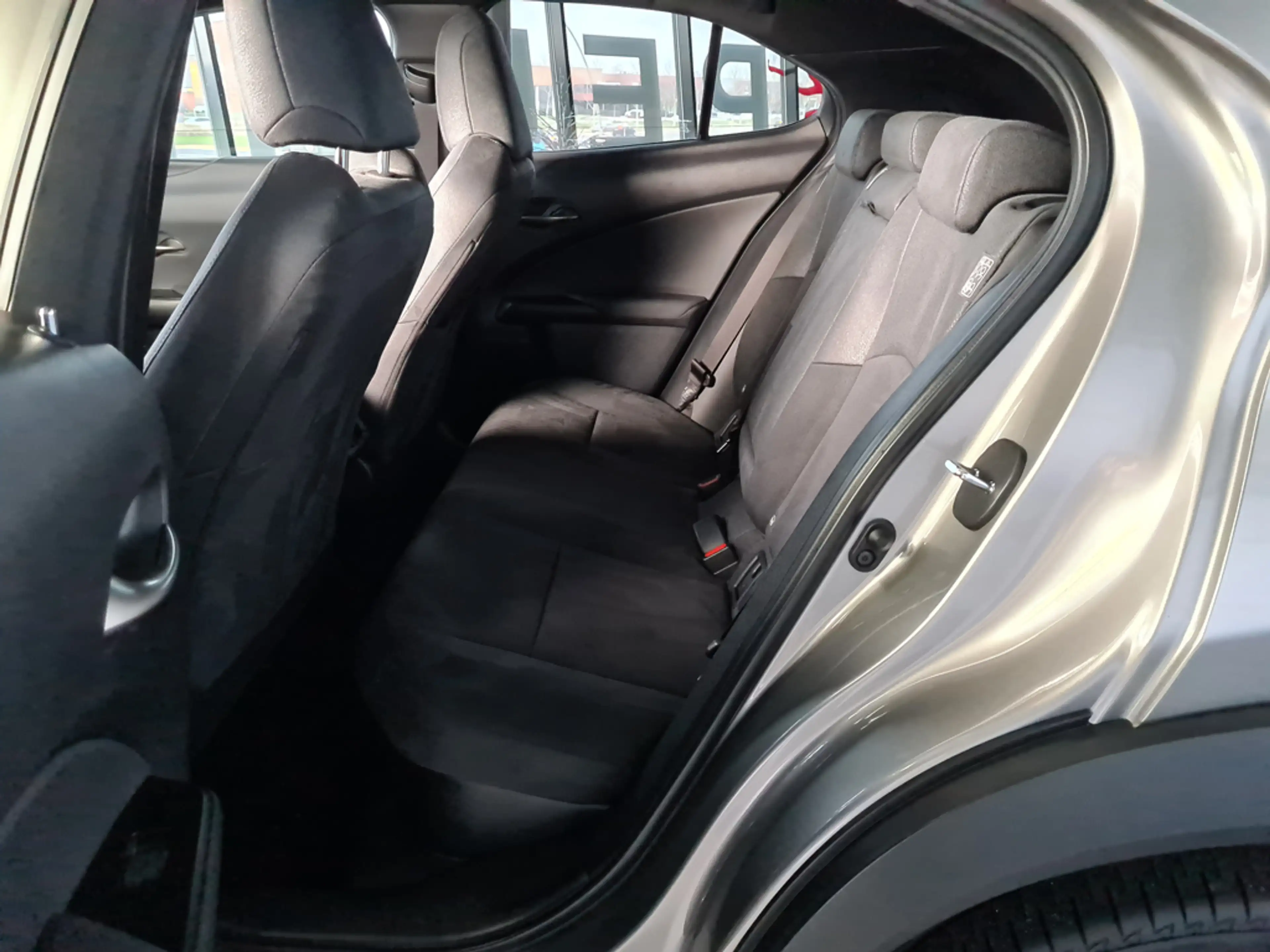 Lexus UX 250h 2.0 Style Edition Trekhaak/Stoel- & stuurverwarmin — photo 33