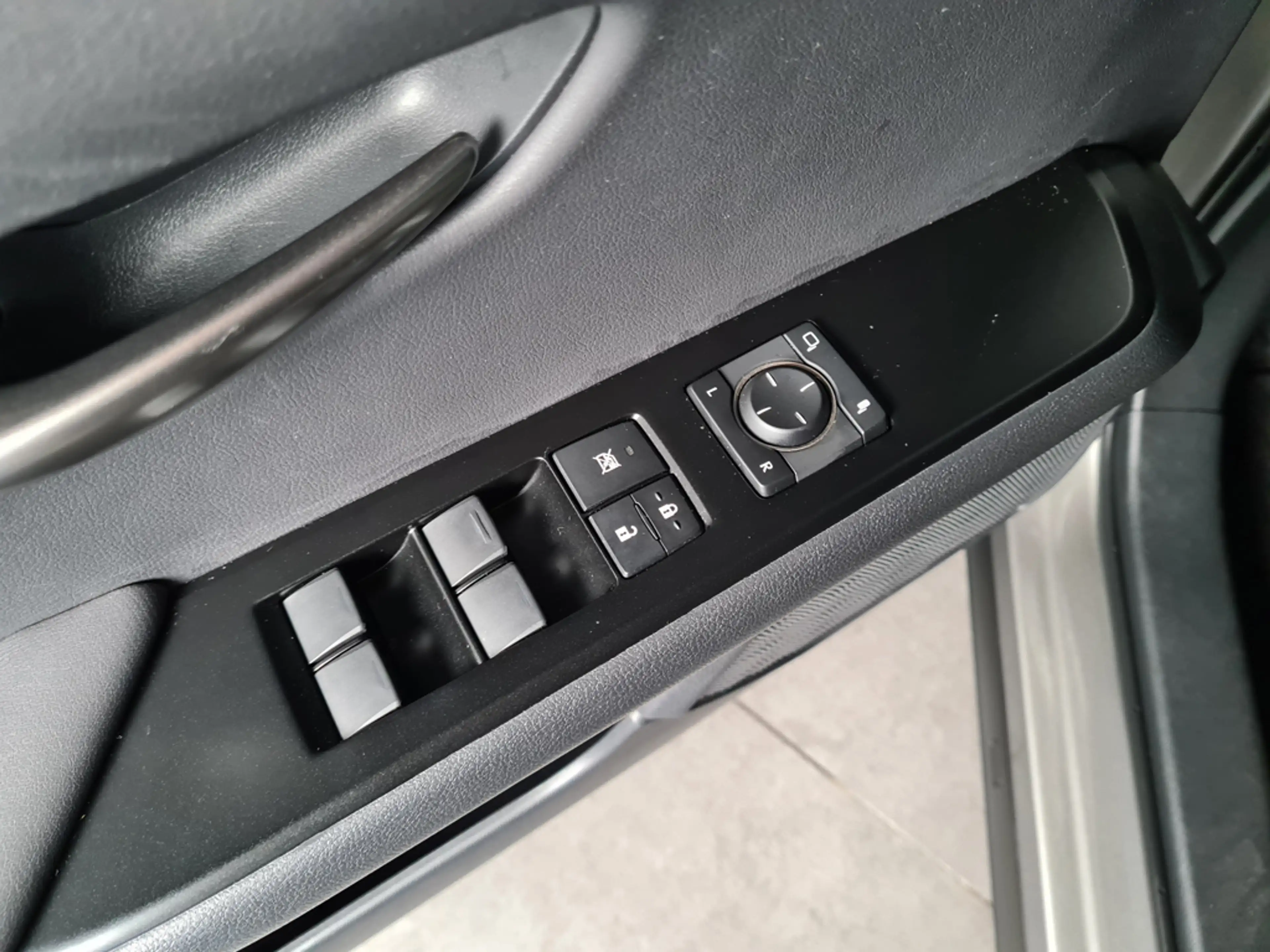 Lexus UX 250h 2.0 Style Edition Trekhaak/Stoel- & stuurverwarmin — photo 36