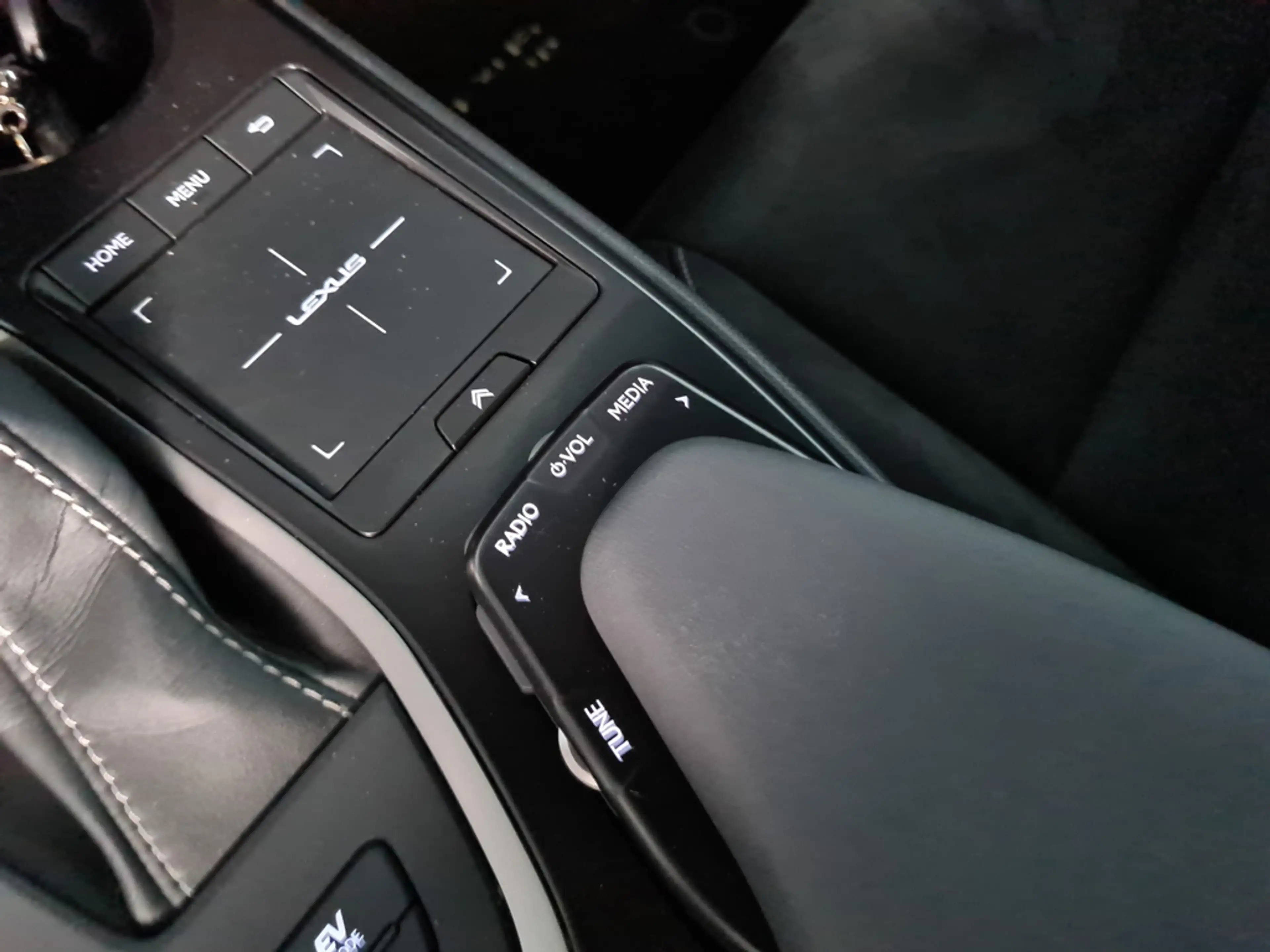 Lexus UX 250h 2.0 Style Edition Trekhaak/Stoel- & stuurverwarmin — photo 23