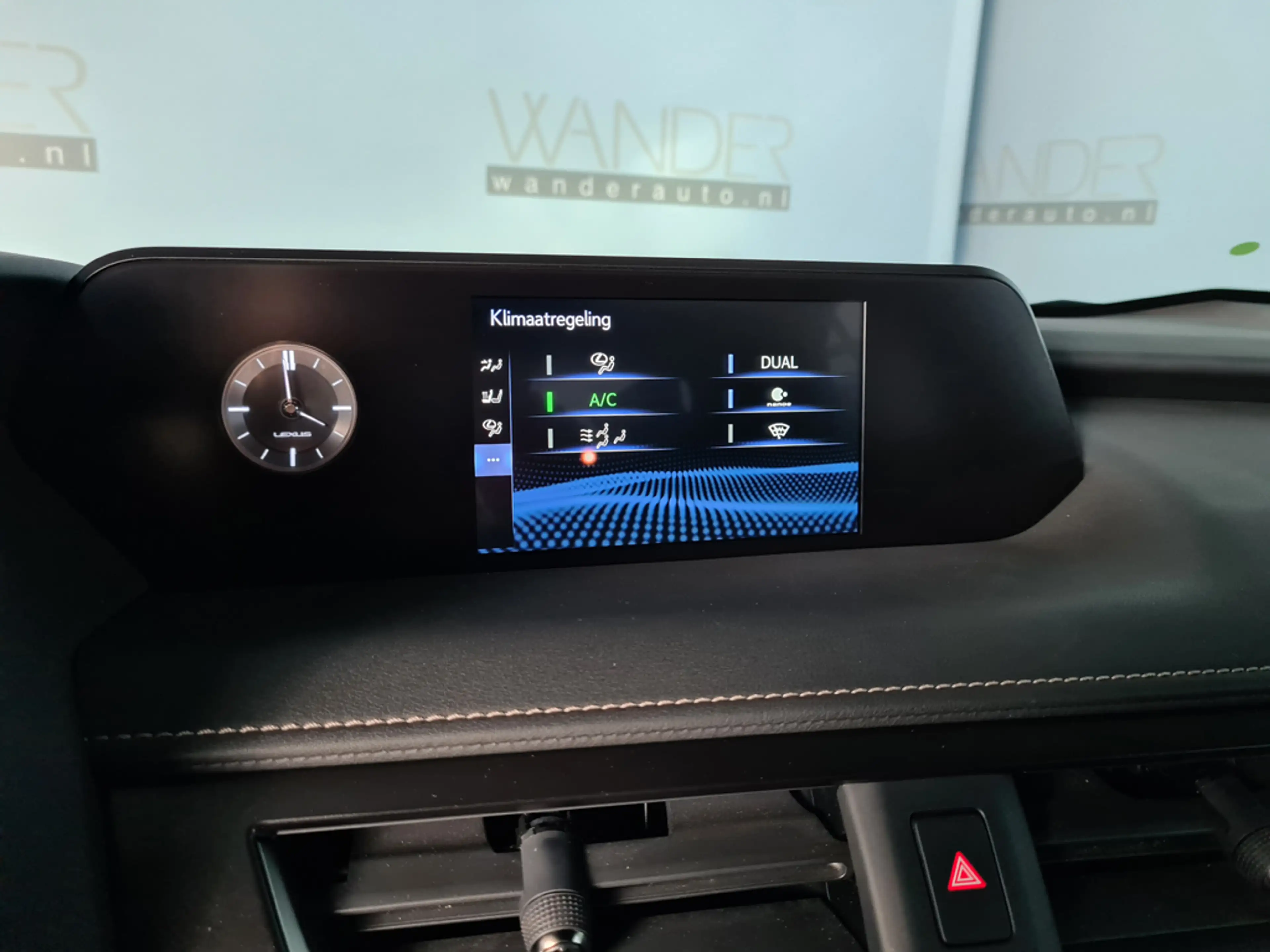 Lexus UX 250h 2.0 Style Edition Trekhaak/Stoel- & stuurverwarmin — photo 41