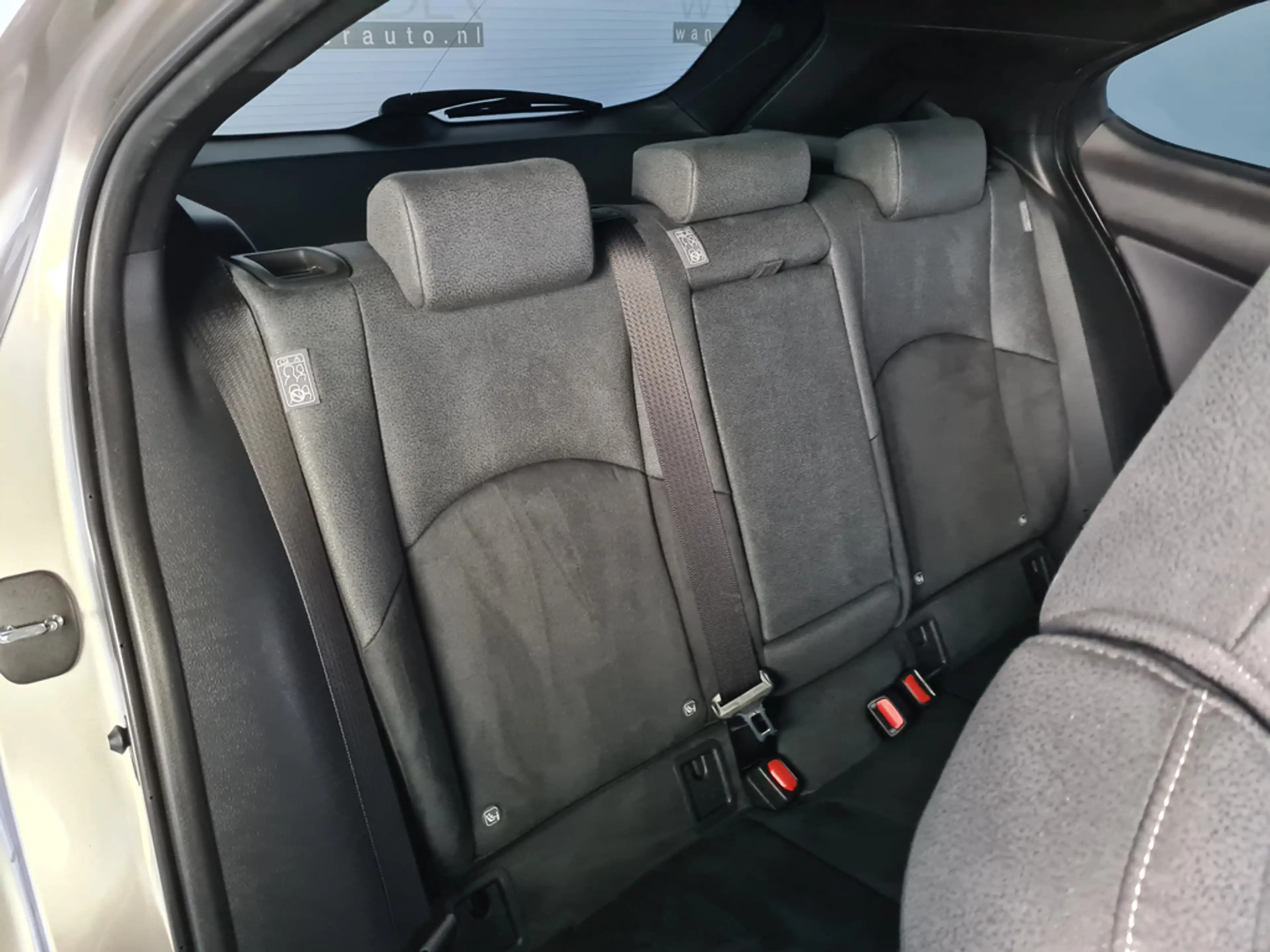 Lexus UX 250h 2.0 Style Edition Trekhaak/Stoel- & stuurverwarmin — photo 30